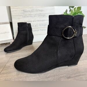 Impo Gia Faux Suede Wedge Side Zip Ankle Bootie w Metal Buckle in Black. 7.5